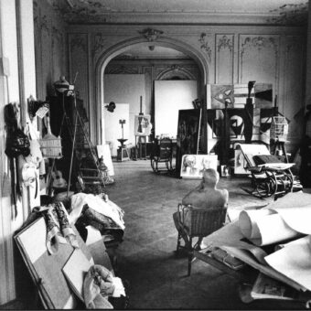 Picasso in seinem Atelier