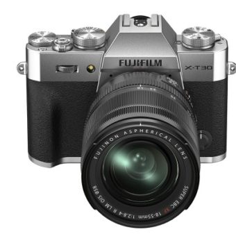 Die X-T30 II wird auch im Kit mit dem hochwertigen Objektiv XF 2,8-4/18-55 mm LM OIS angeboten.