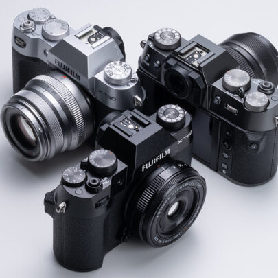 Die X-T50 gibt es in drei Farbvarianten: Schwarz, Silber und Anthrazit.