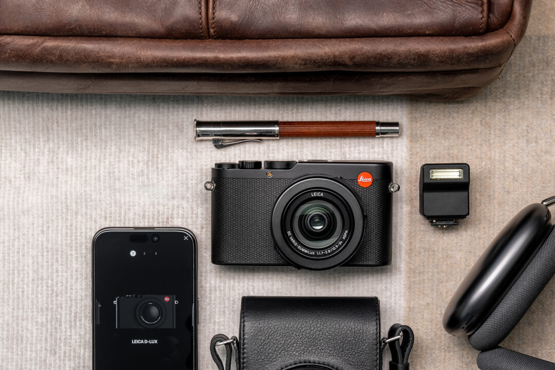 Die Leica D-Lux 8 soll mit einem Aufsteckblitz ausgeliefert werden.