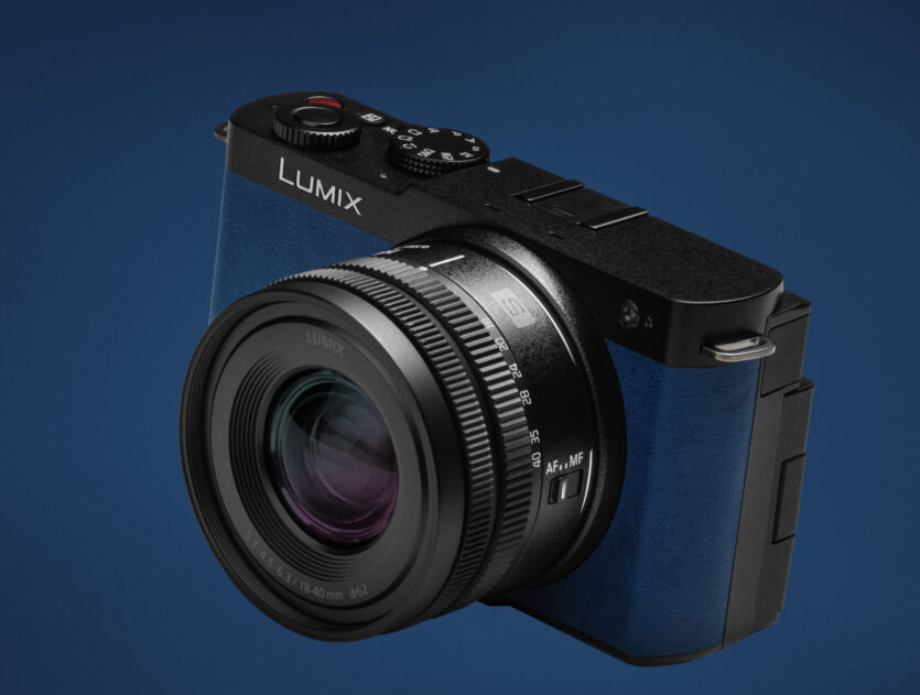 Lumix S9 in Blau mit dem S 5-6,3/18-40 mm, das im Herbst/Winter auf den Markt kommen soll.