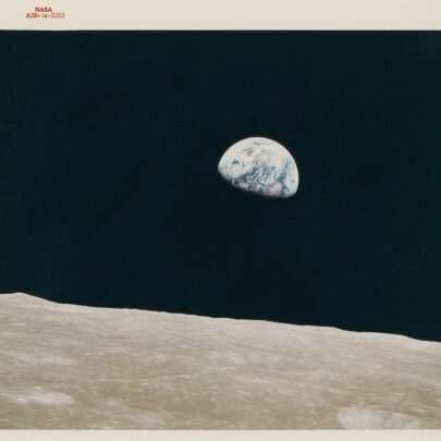 „Earthrise“ von William Anders, Apollo 8, 1968 © Nasa