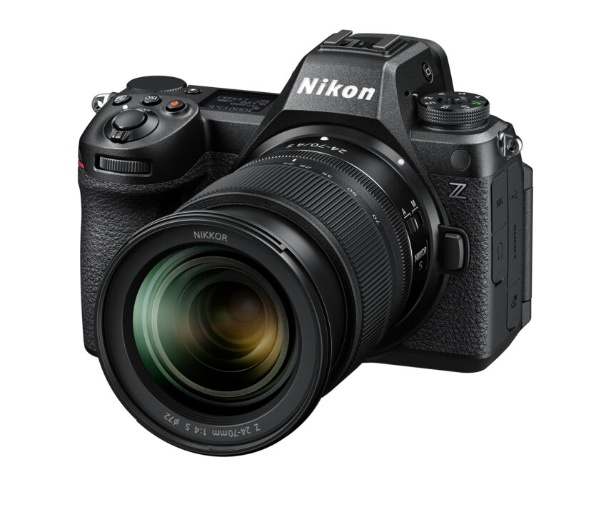 Die Nikon Z6III misst 138,5 x 101,5 x 74 mm und wiegt mit Akku 760 Gramm.