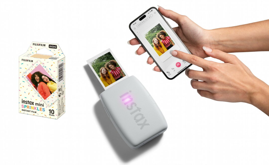 Neu für Sofortbild-Fans und Smartphone-Fotografen: der instax mini Link 3 Smartphone-Drucker und der instax mini Film „Sparkles“.