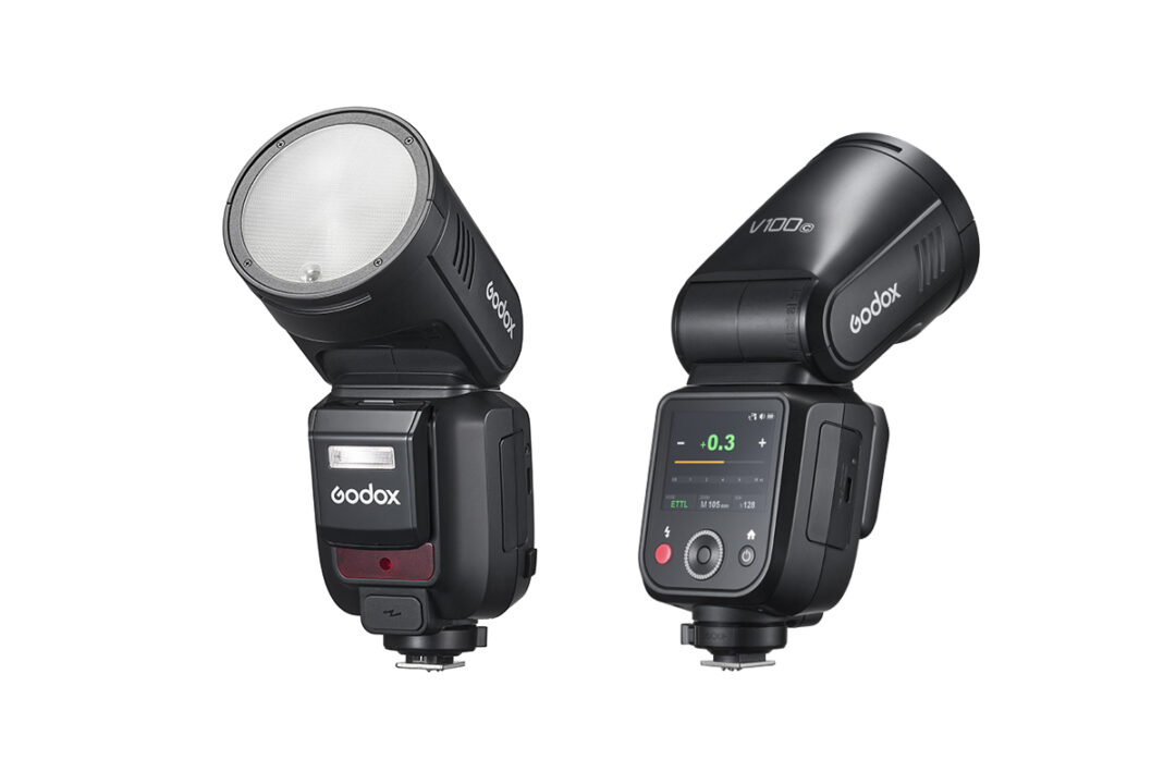 Der Godox V100 ist mit einem farbigen Touch-Display ausgestattet.