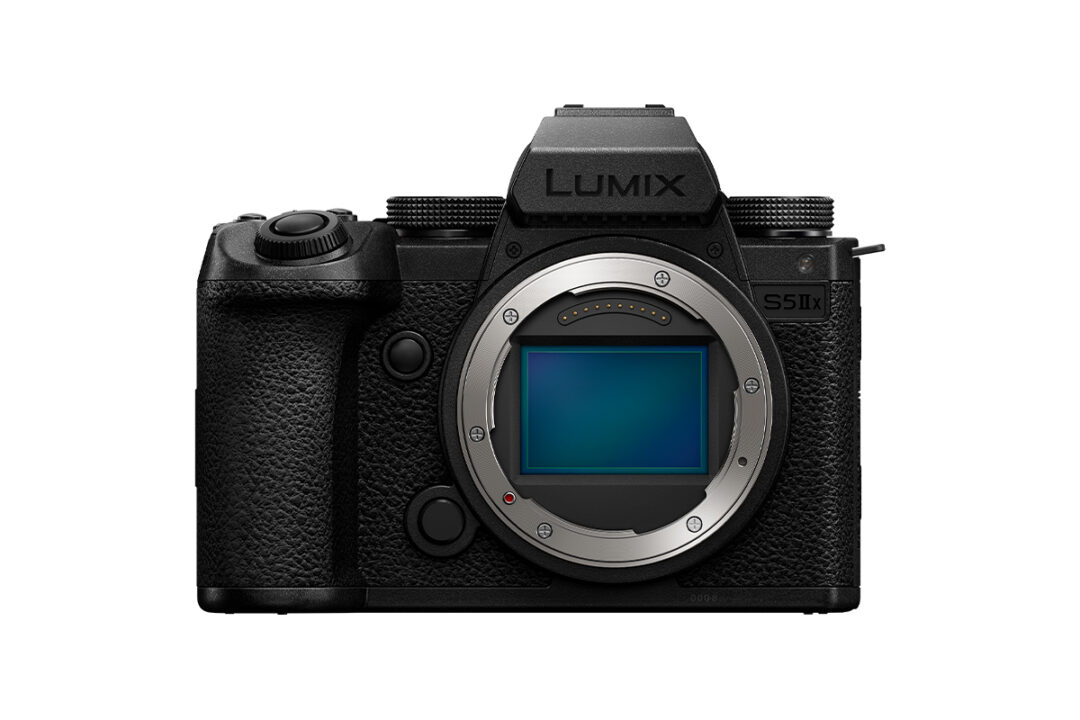 Die Lumix S5IIX ist bringt unter Panasonics Vollformat-Modellen die umfangreichsten Video-Funktionen mit.