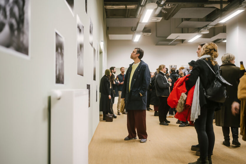 Über 100 Ausstellungen an verschiedenen Locations laden während der EMOP Berlin 2025 zur fotografischen Entdeckungsreise ein.